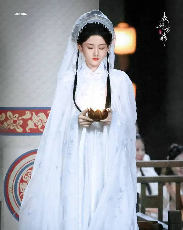 宋祖儿眼神有戏。